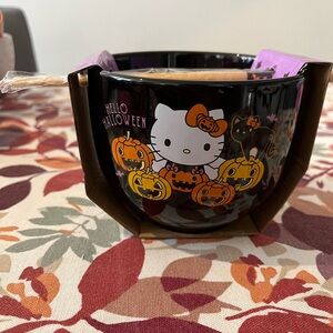 Hello Kitty Halloween ramen bowl